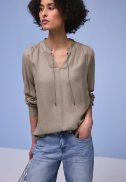 Bluse mit Rüschendetail