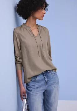 Bluse mit Rüschendetail