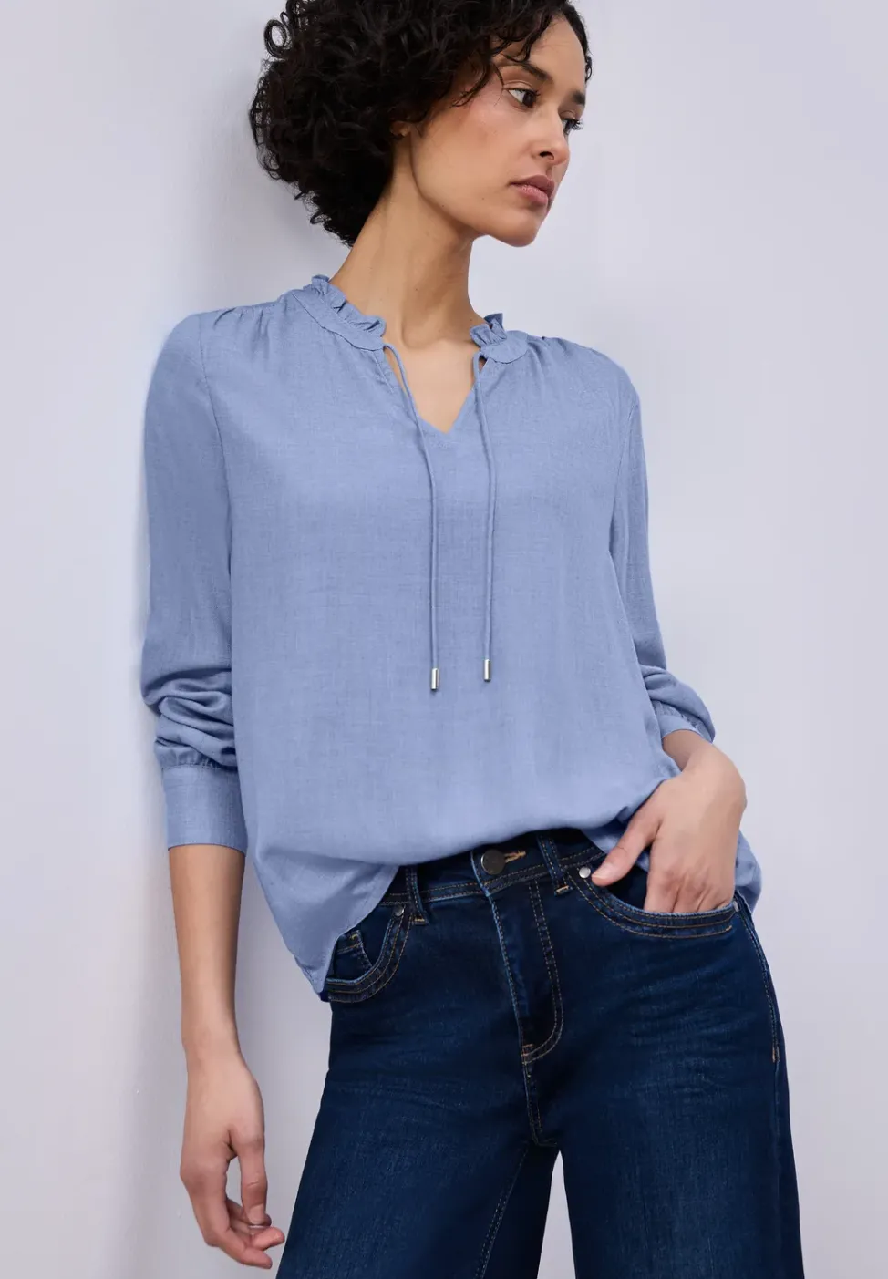 Bluse mit Rüschendetail
