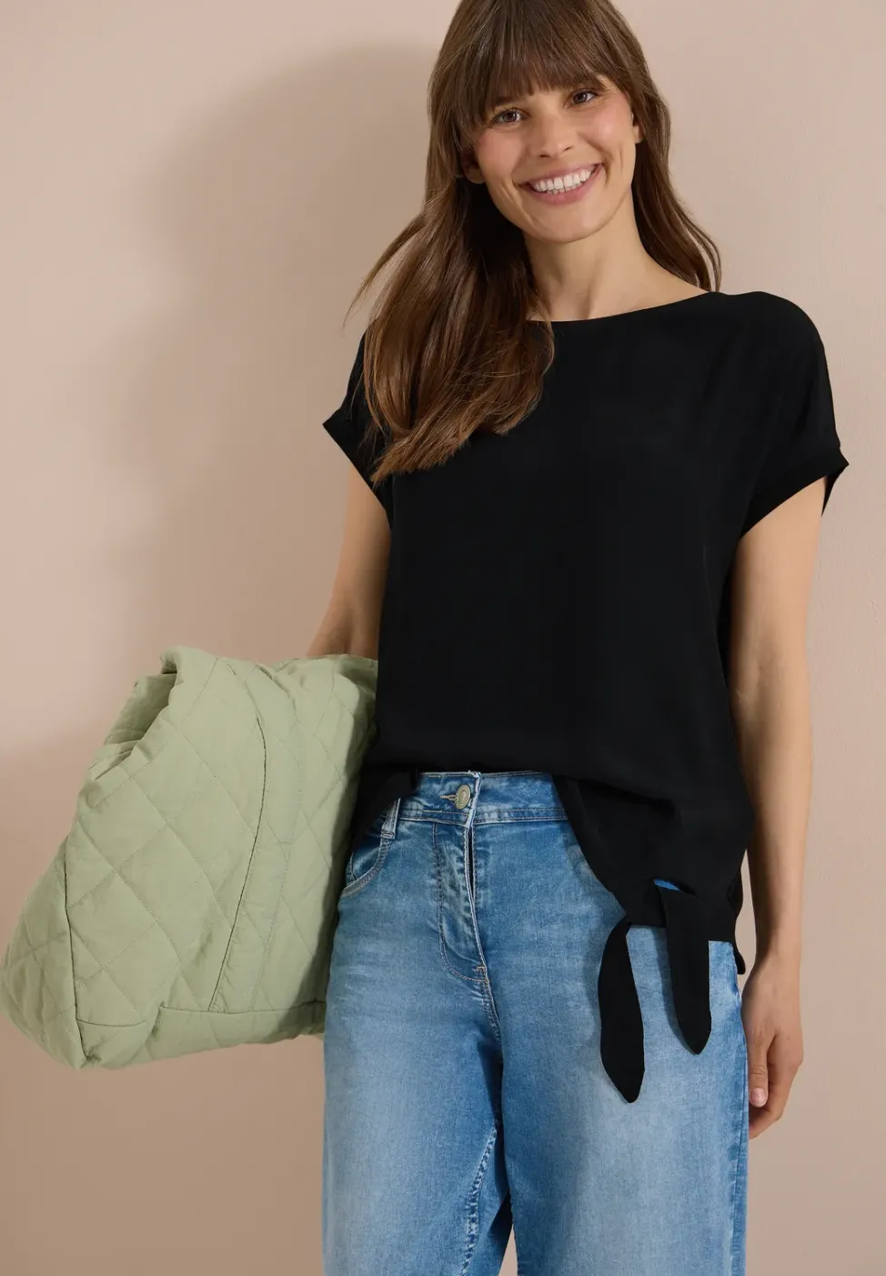 Bluse mit Rundhals und Knotendetail