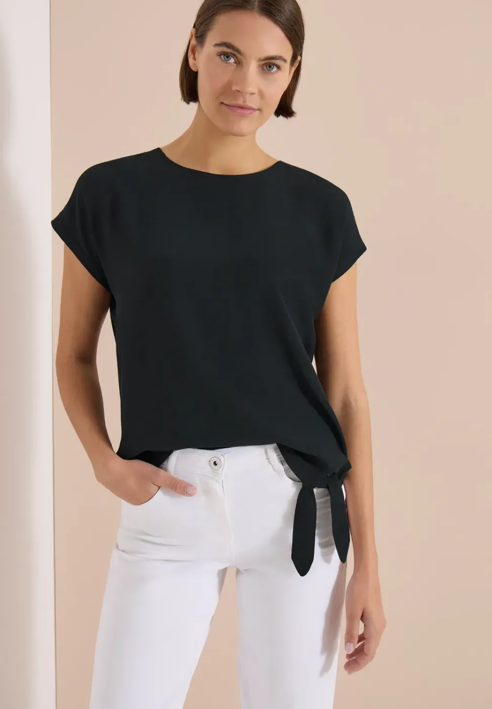 Bluse mit Rundhals und Knotendetail