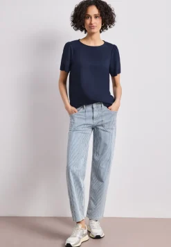 Bluse mit Rundhals und kurzen Puffärmeln