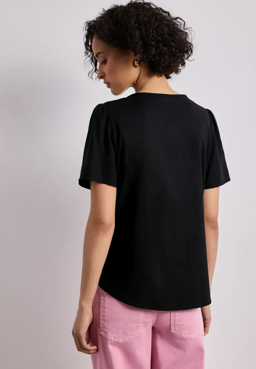 Bluse mit Rundhals und kurzen Puffärmeln