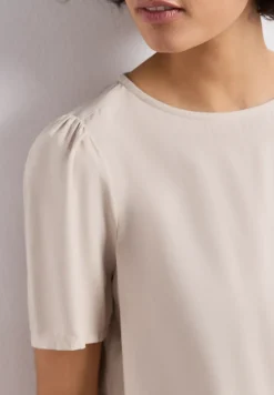 Bluse mit Rundhals und kurzen Puffärmeln