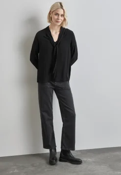 Bluse mit Schleife
