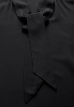 Bluse mit Schleife