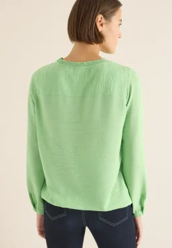 Bluse mit Smock-Ausschnitt
