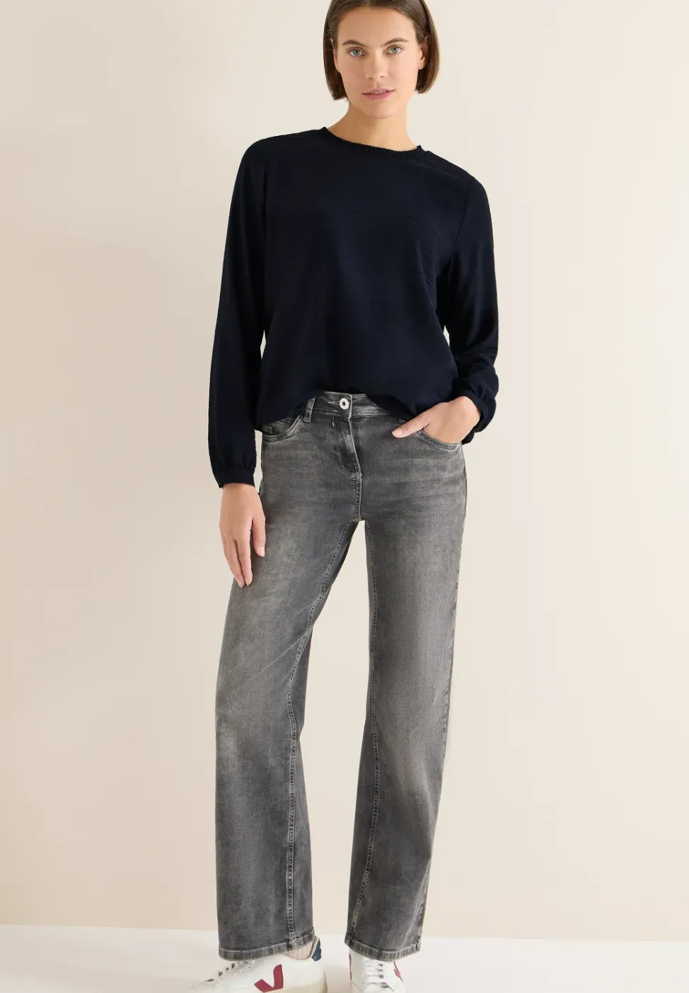 Bluse mit Smock-Ausschnitt