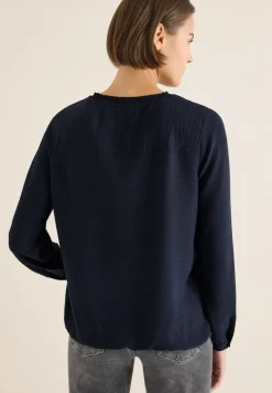 Bluse mit Smock-Ausschnitt