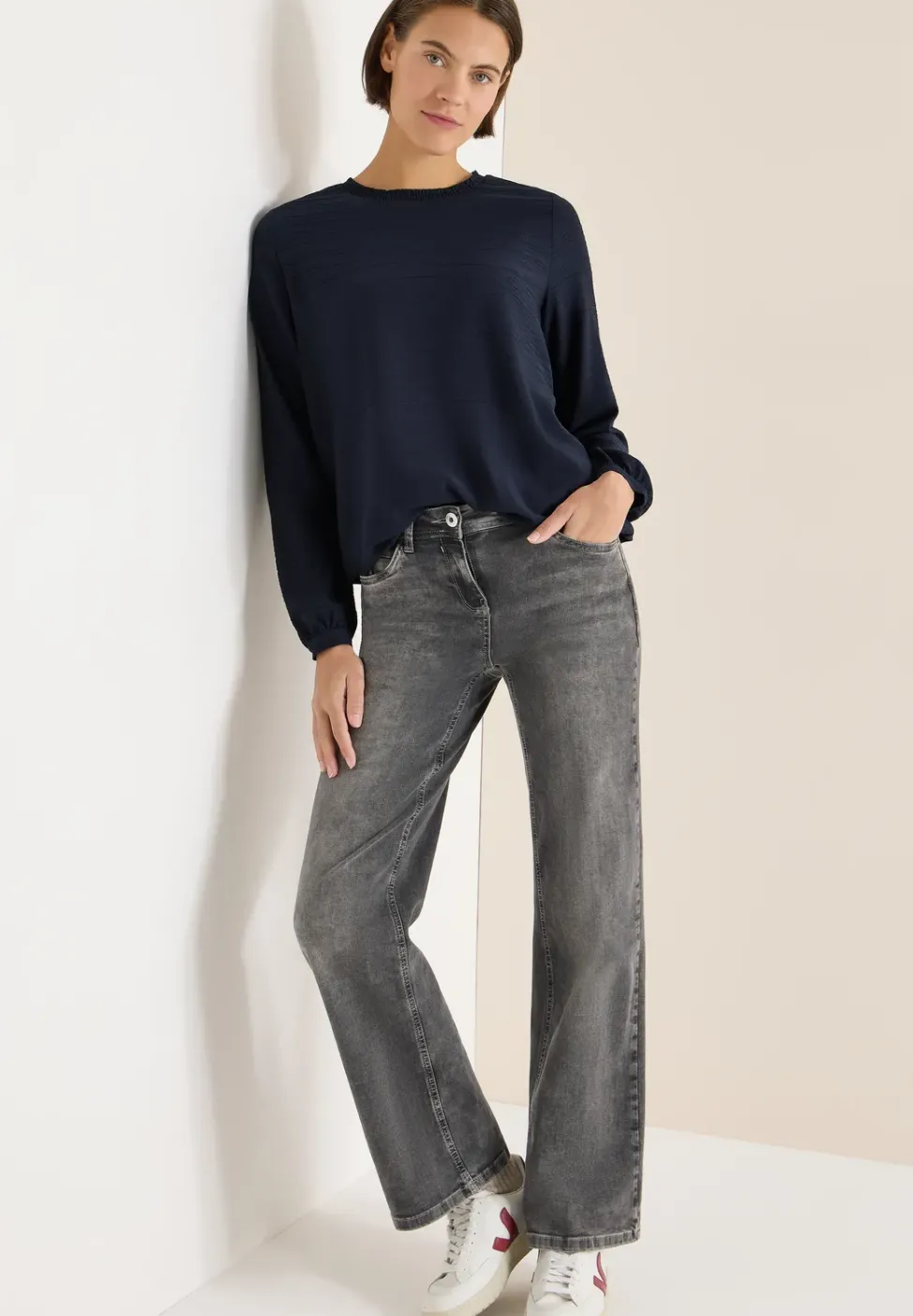 Bluse mit Smock-Ausschnitt