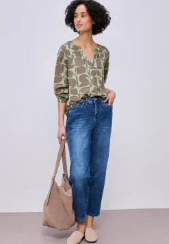 Bluse mit Smokdetail