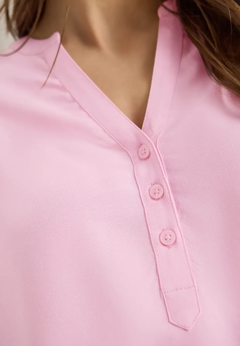 Bluse mit Split Neck und Elastiksaum
