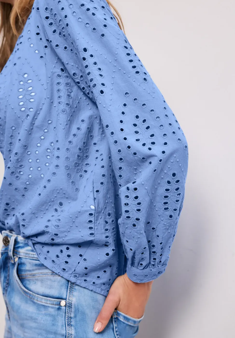 Bluse mit Split Neck und Shiffley-Muster