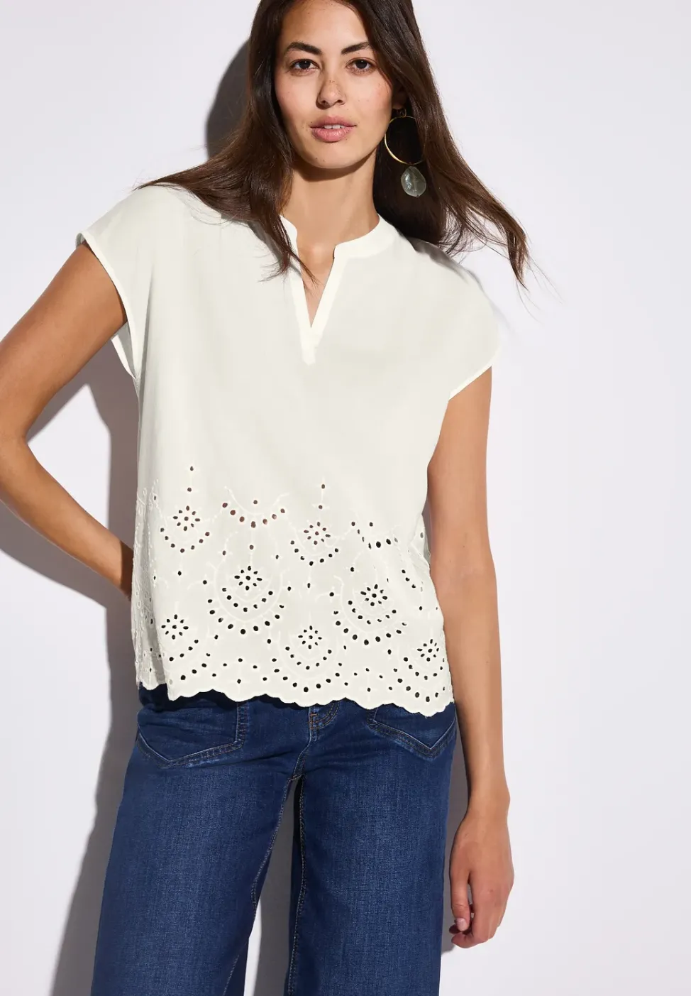 Bluse mit Stickerei