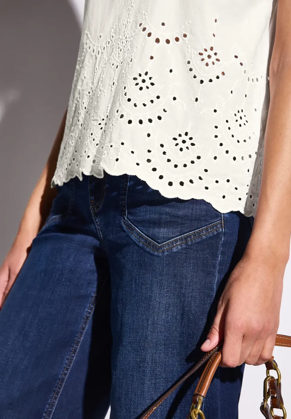 Bluse mit Stickerei