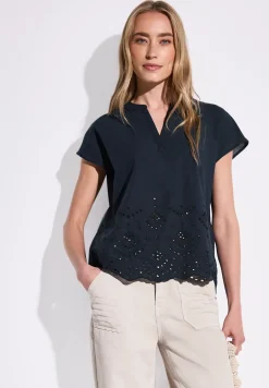 Bluse mit Stickerei