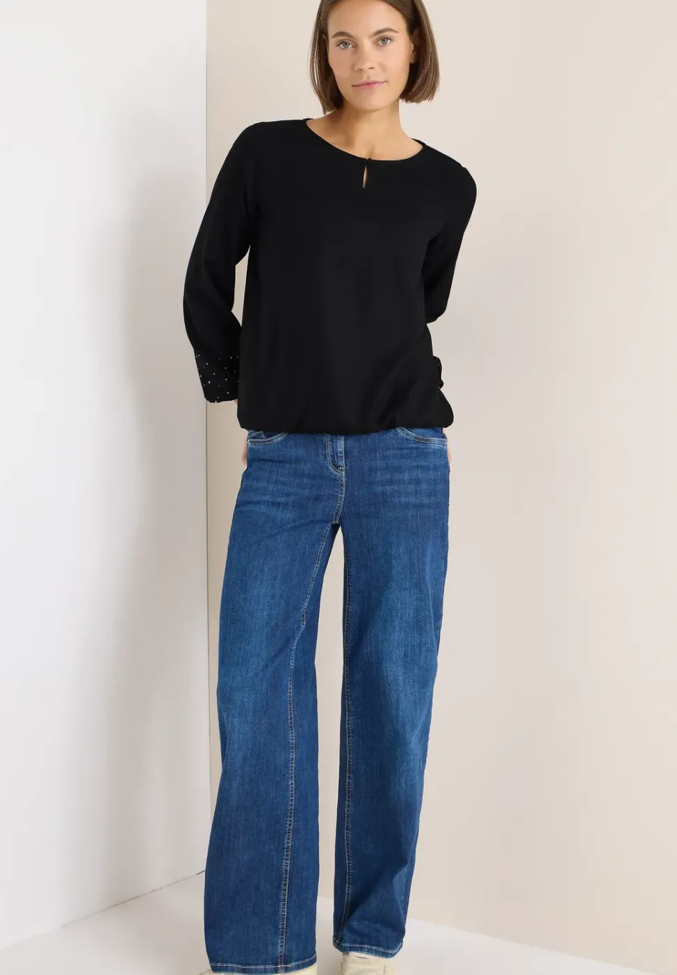 Bluse mit Strasssteinen