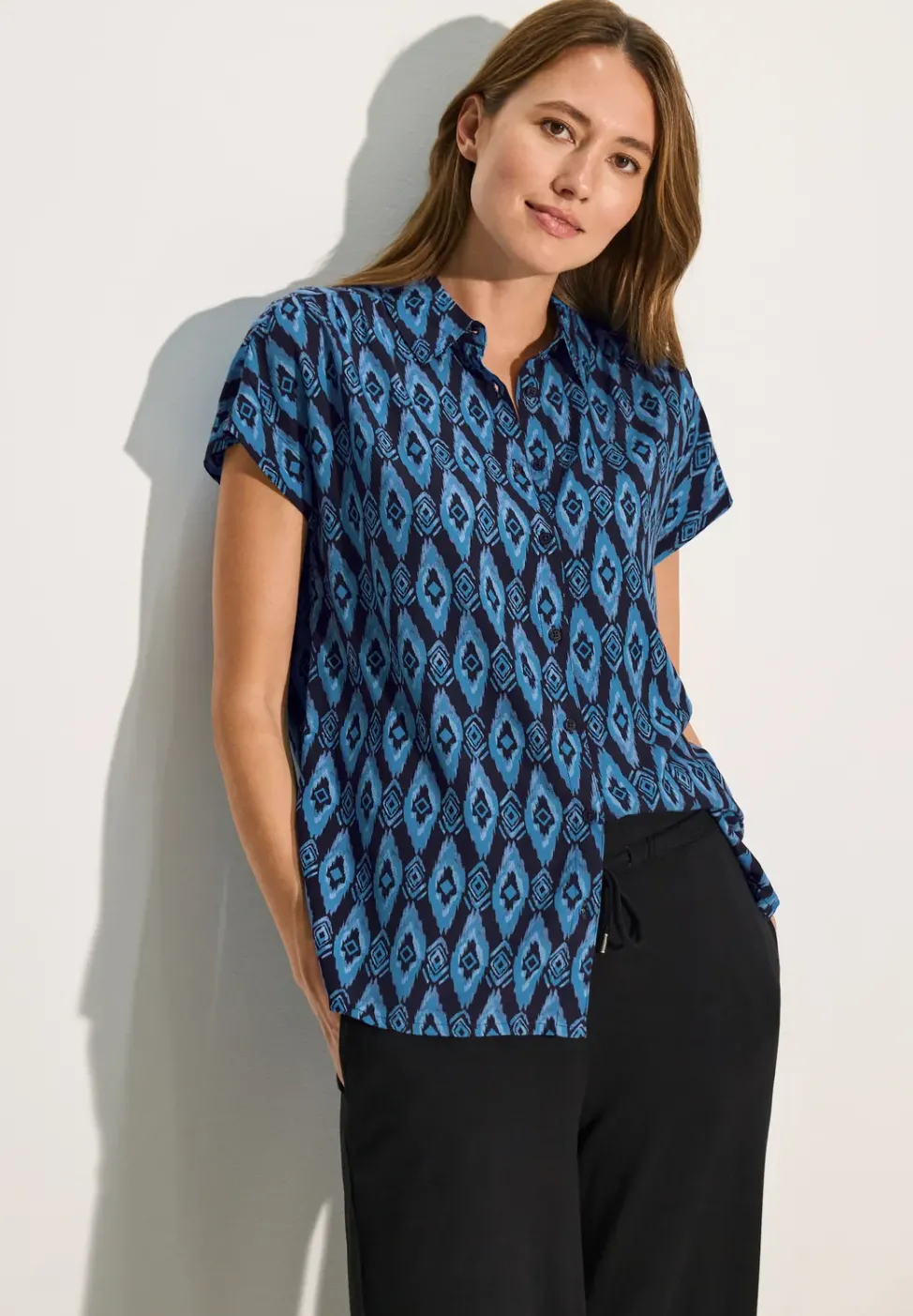 Bluse mit tonalen Print