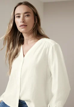 Bluse mit V-Neck und Stickerei