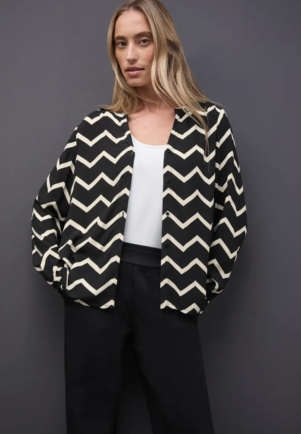 Bluse mit Zick-Zack-Muster