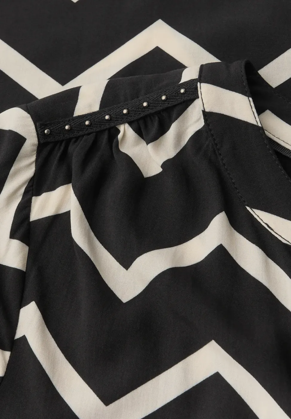 Bluse mit Zick-Zack-Muster