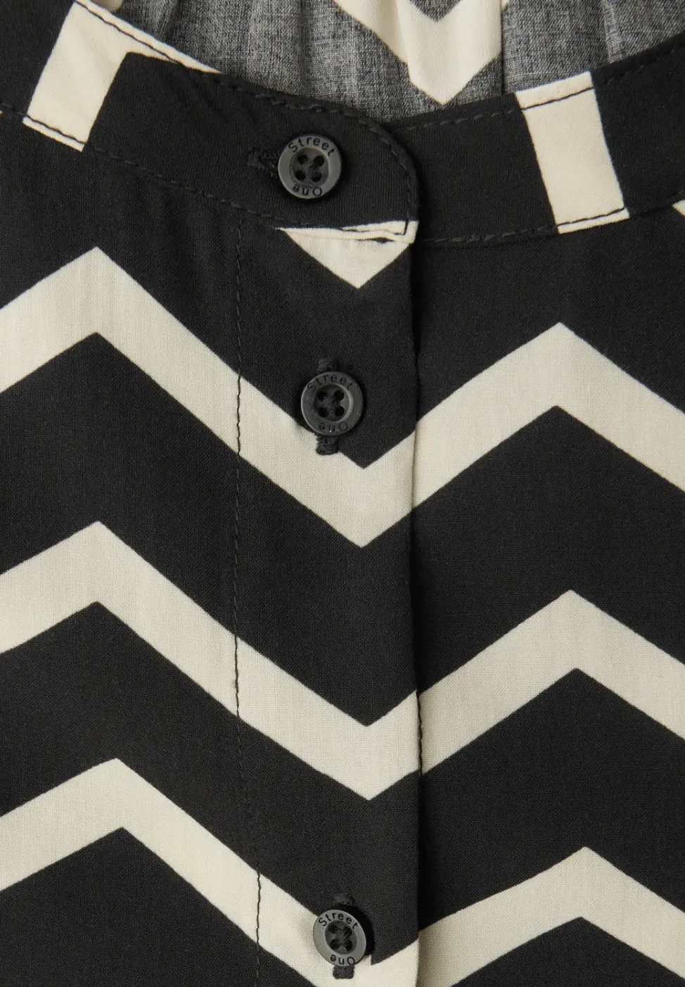 Bluse mit Zick-Zack-Muster