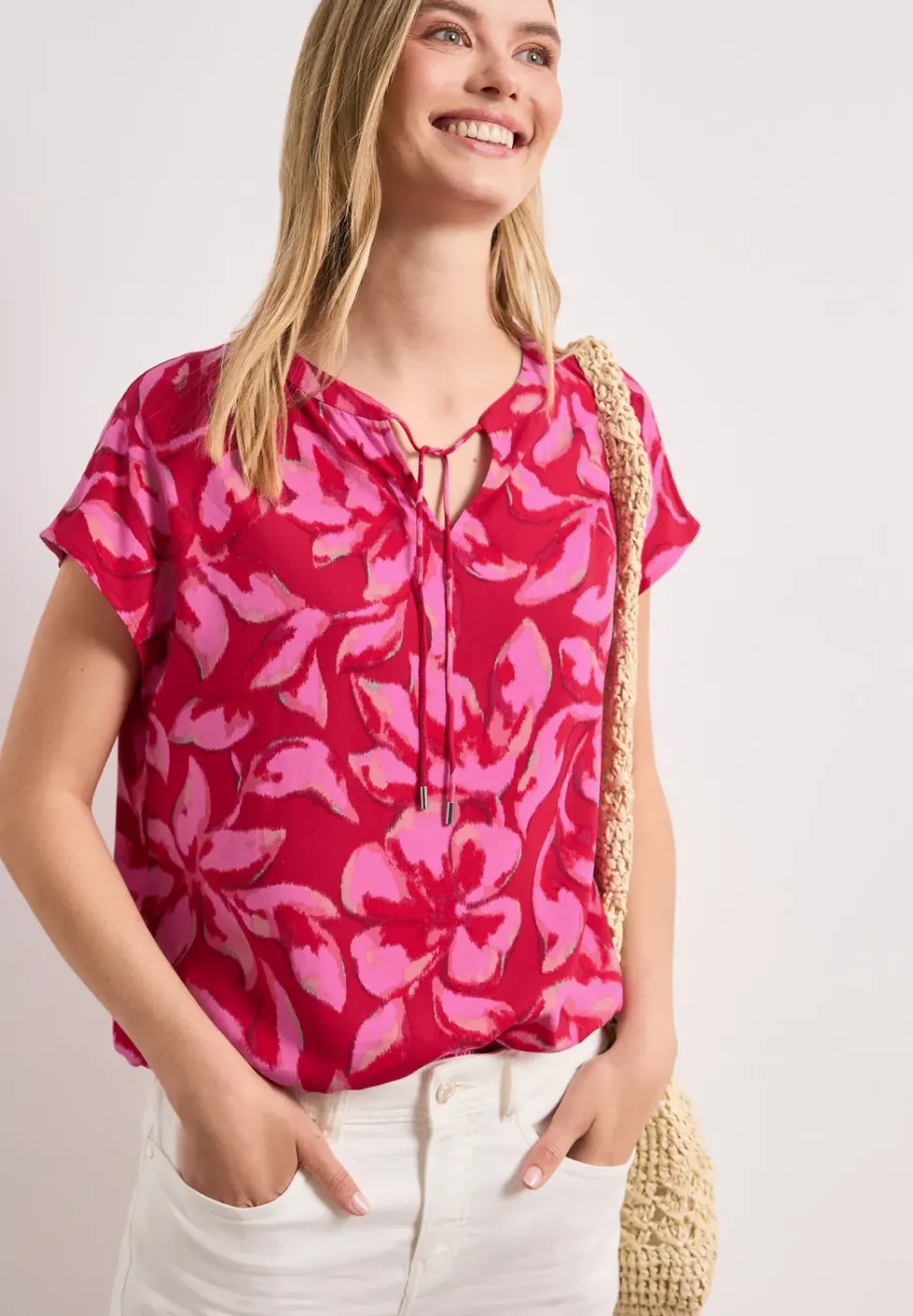 Blusenshirt mit Split Neck und Smokdetail