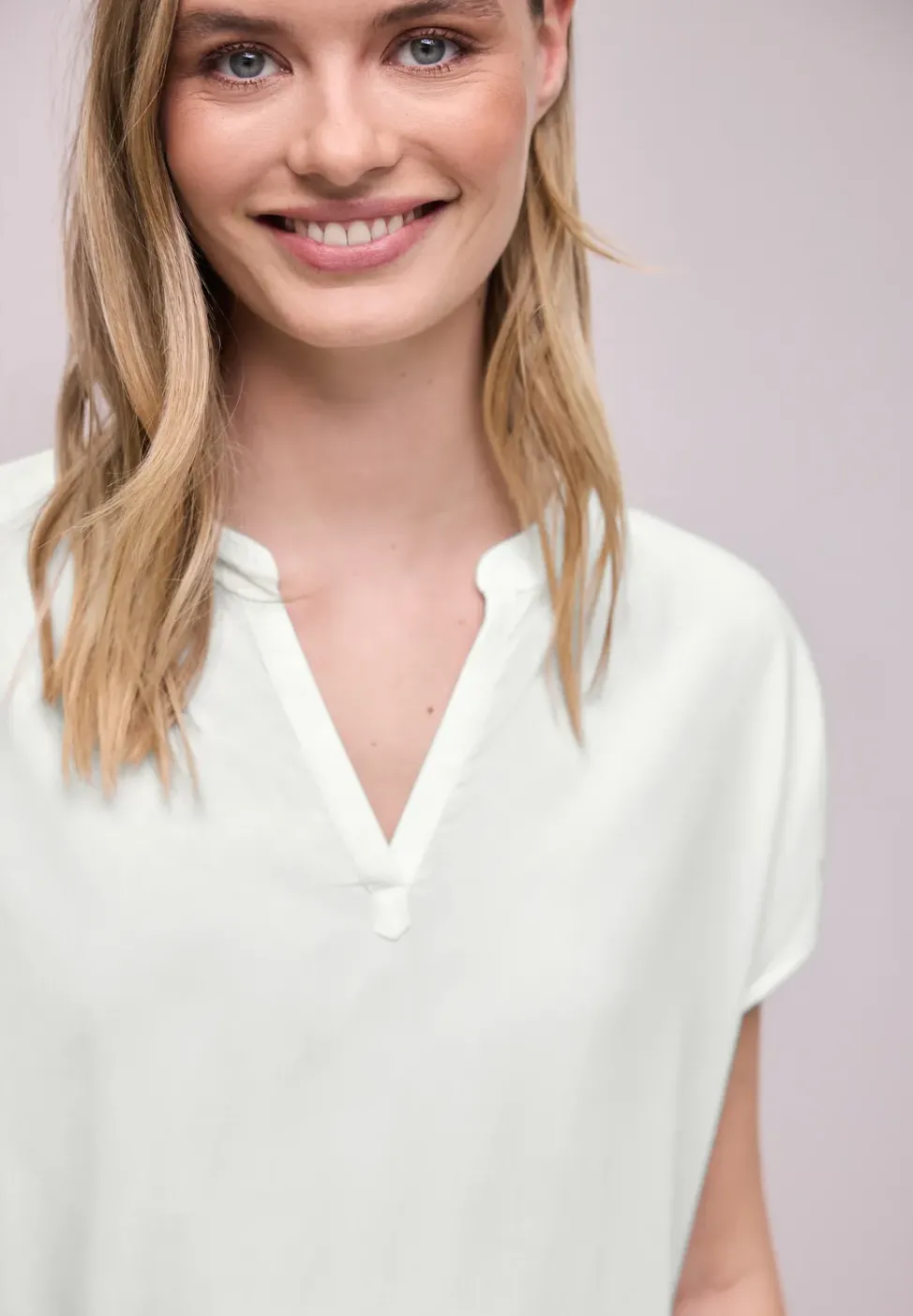 Blusenshirt in Unifarbe mit Split Neck