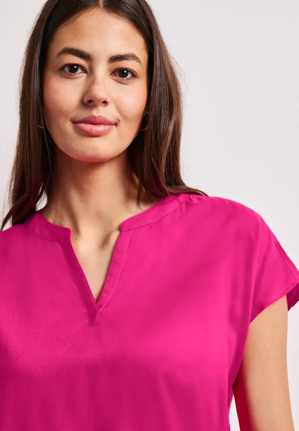 Blusenshirt in Unifarbe mit Split Neck