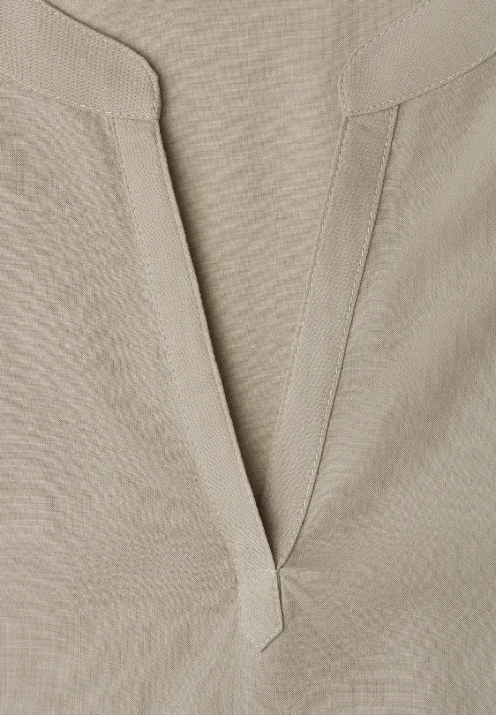 Blusenshirt in Unifarbe mit Split Neck
