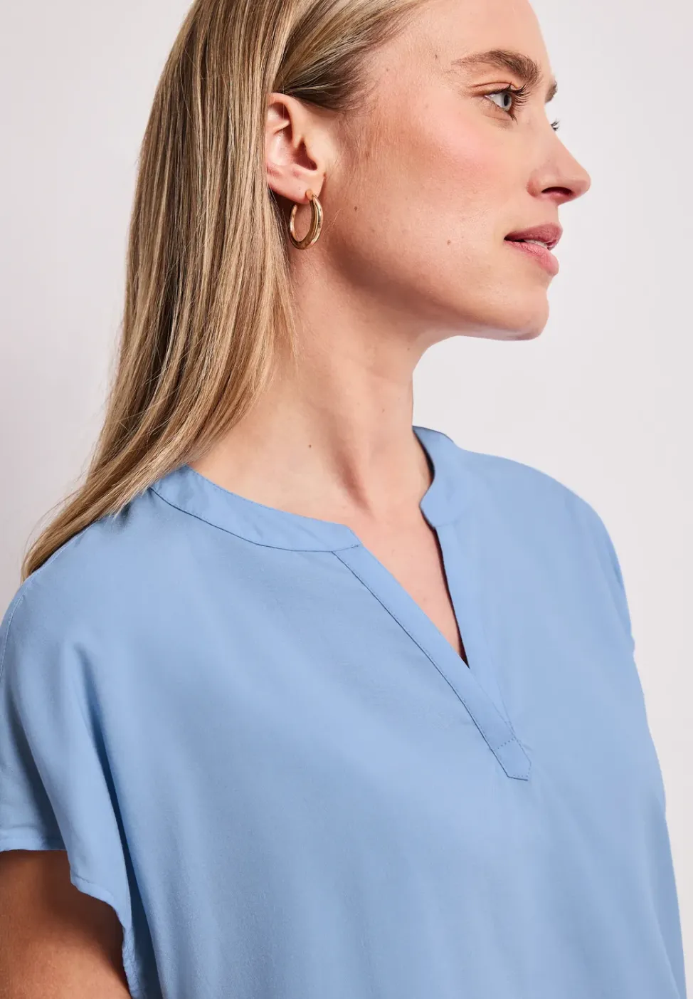 Blusenshirt in Unifarbe mit Split Neck