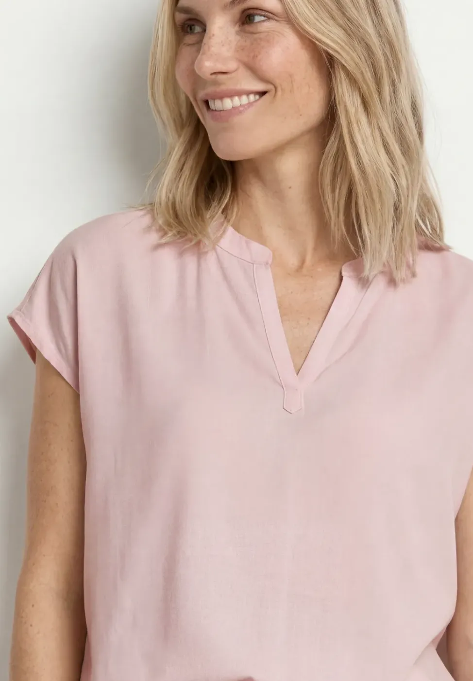Blusenshirt in Unifarbe mit Split Neck