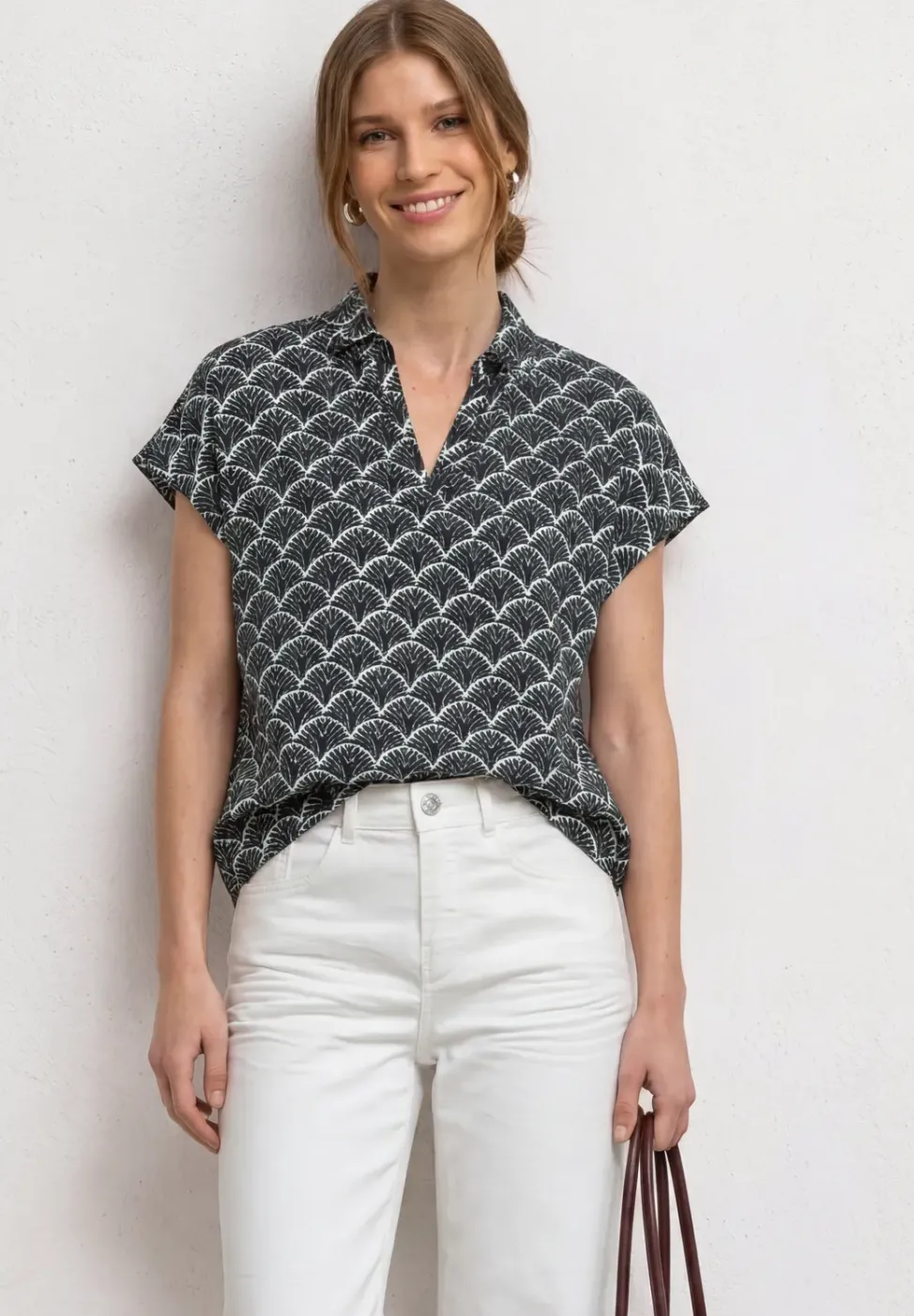 Blusenshirt mit Hemdkragen und Elastiksaum