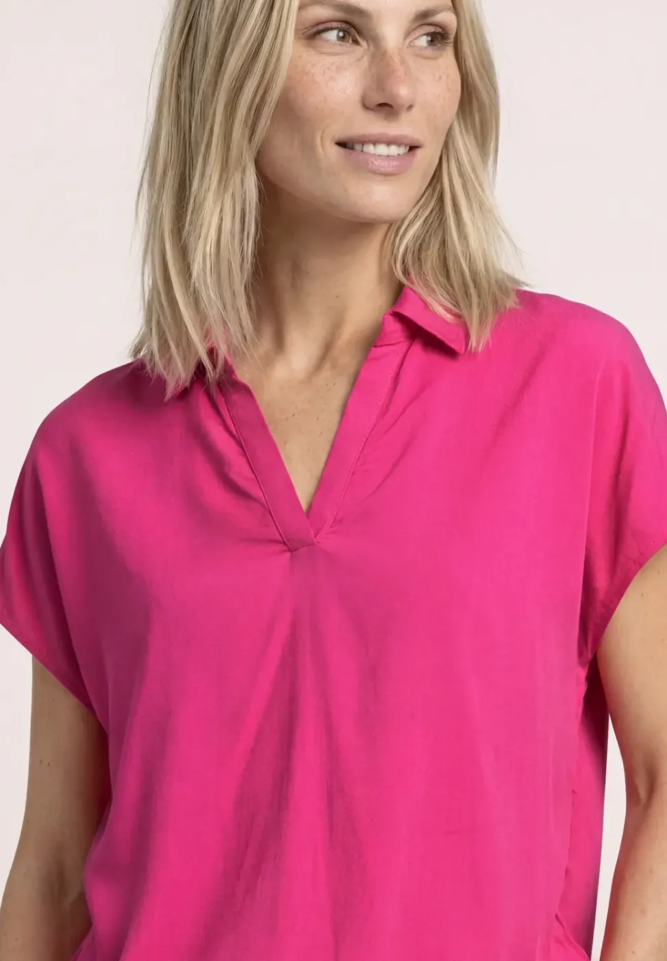 Blusenshirt mit Hemdkragen und Elastiksaum