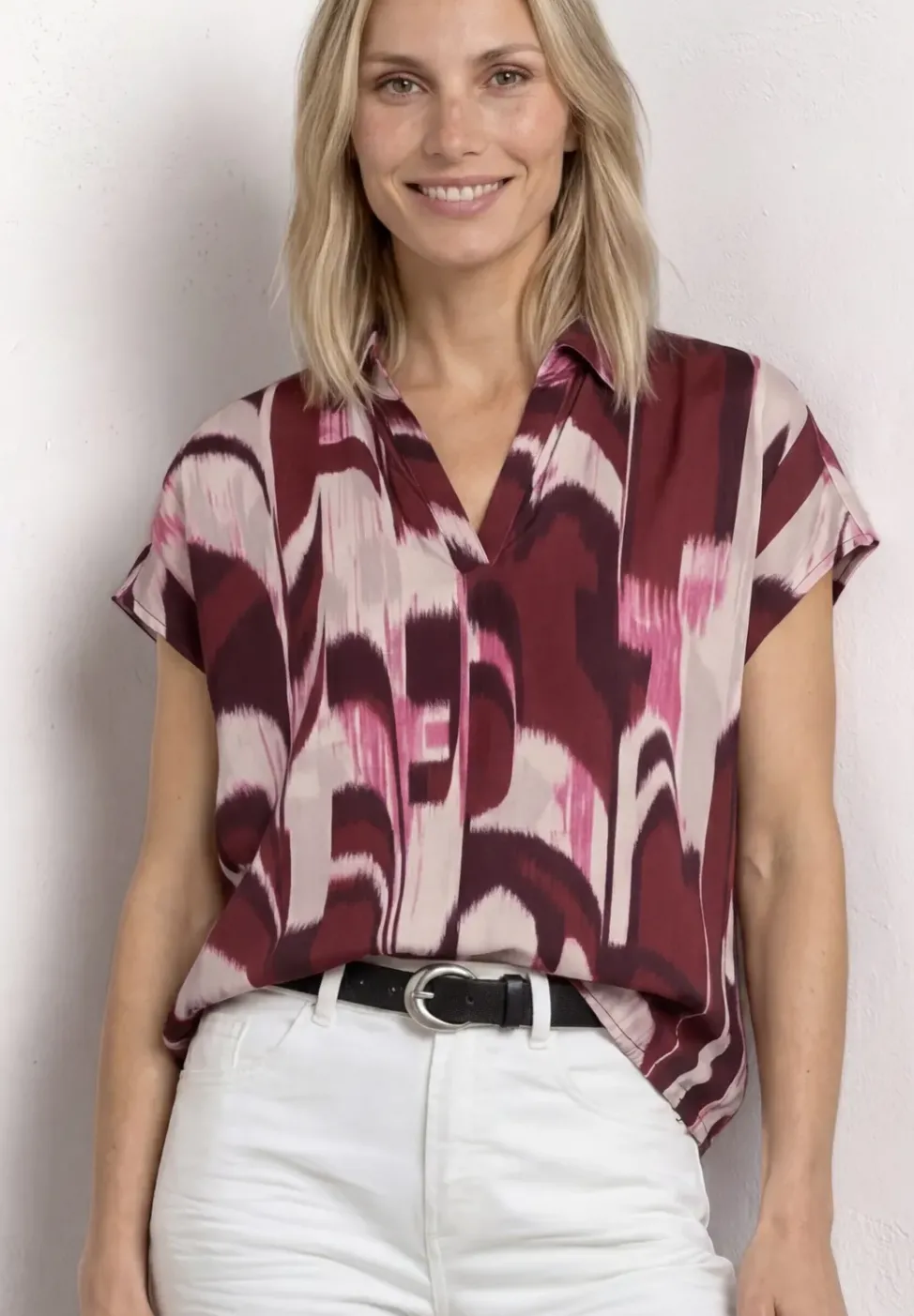 Blusenshirt mit Hemdkragen und Elastiksaum