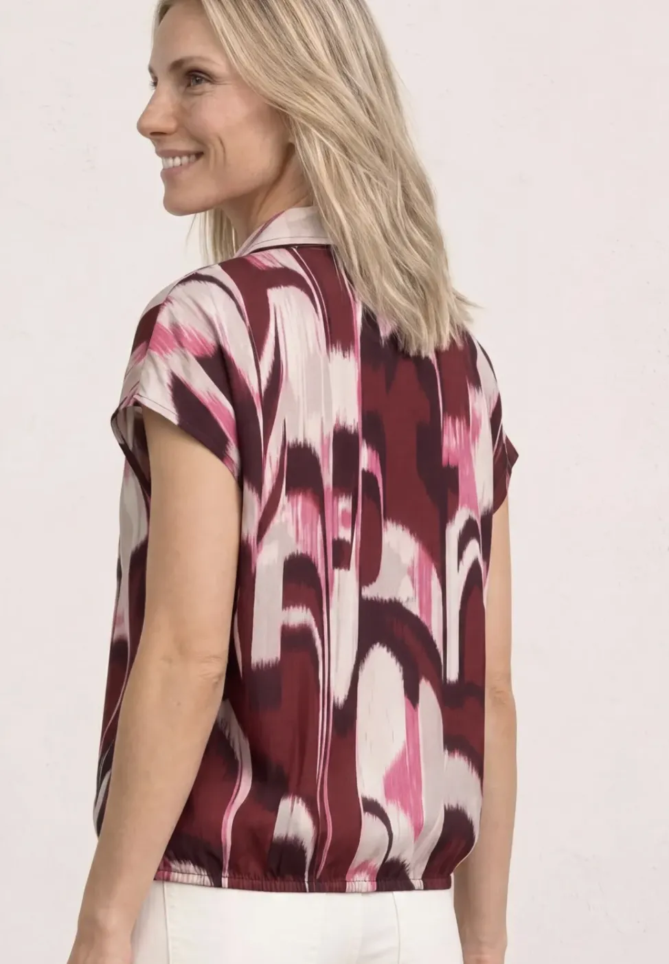 Blusenshirt mit Hemdkragen und Elastiksaum