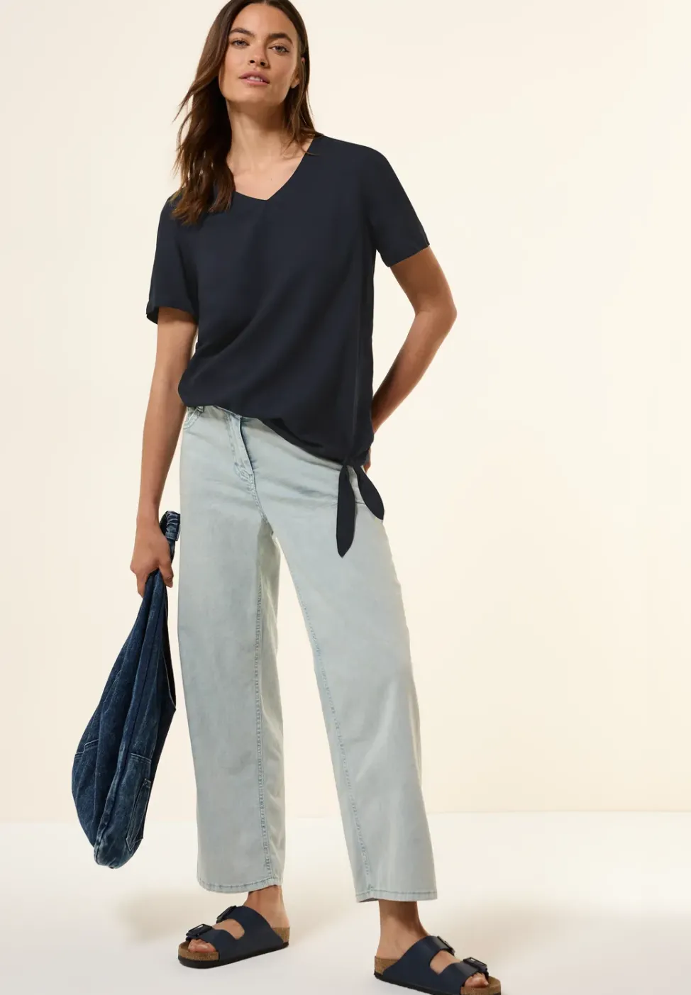 Blusenshirt mit Knoten