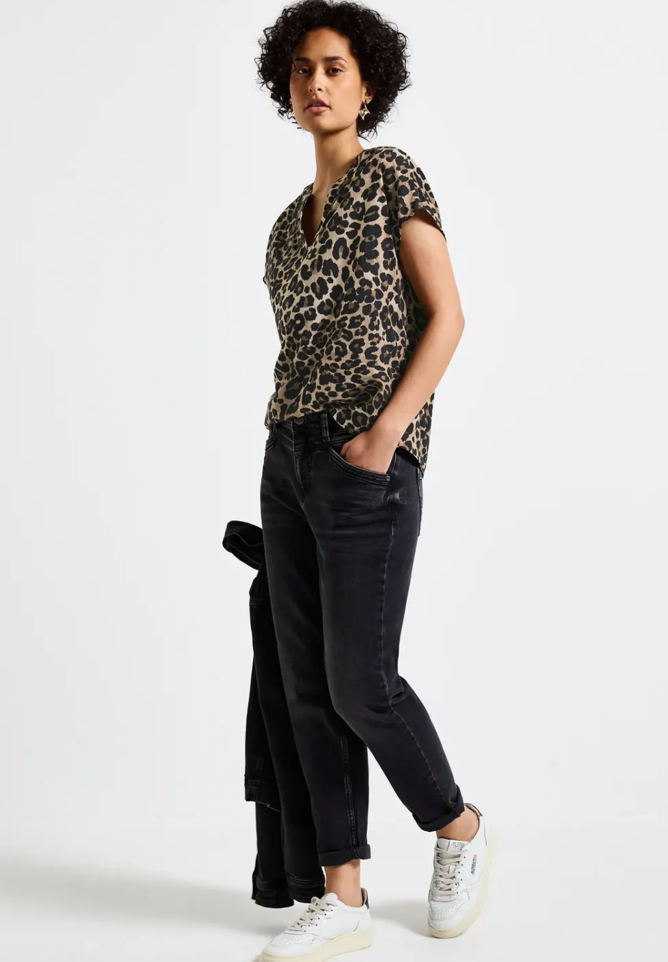 Blusenshirt mit Leo-Muster