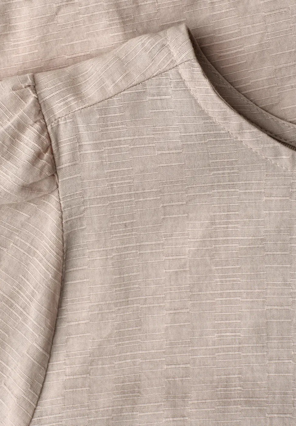 Blusenshirt mit Rundhals und Tape-Details