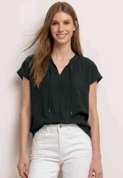 Blusenshirt mit Split Neck und Smokdetail