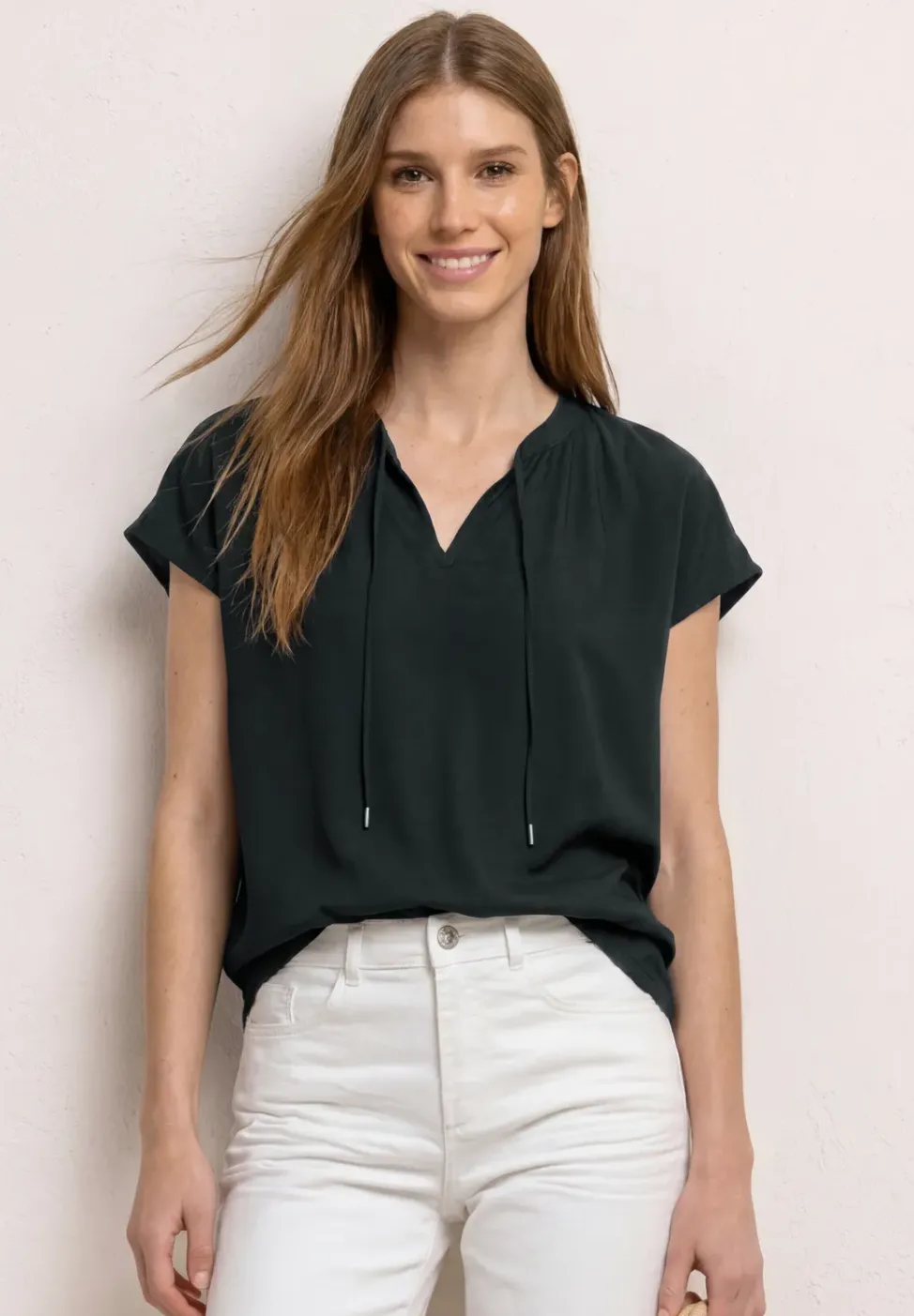 Blusenshirt mit Split Neck und Smokdetail