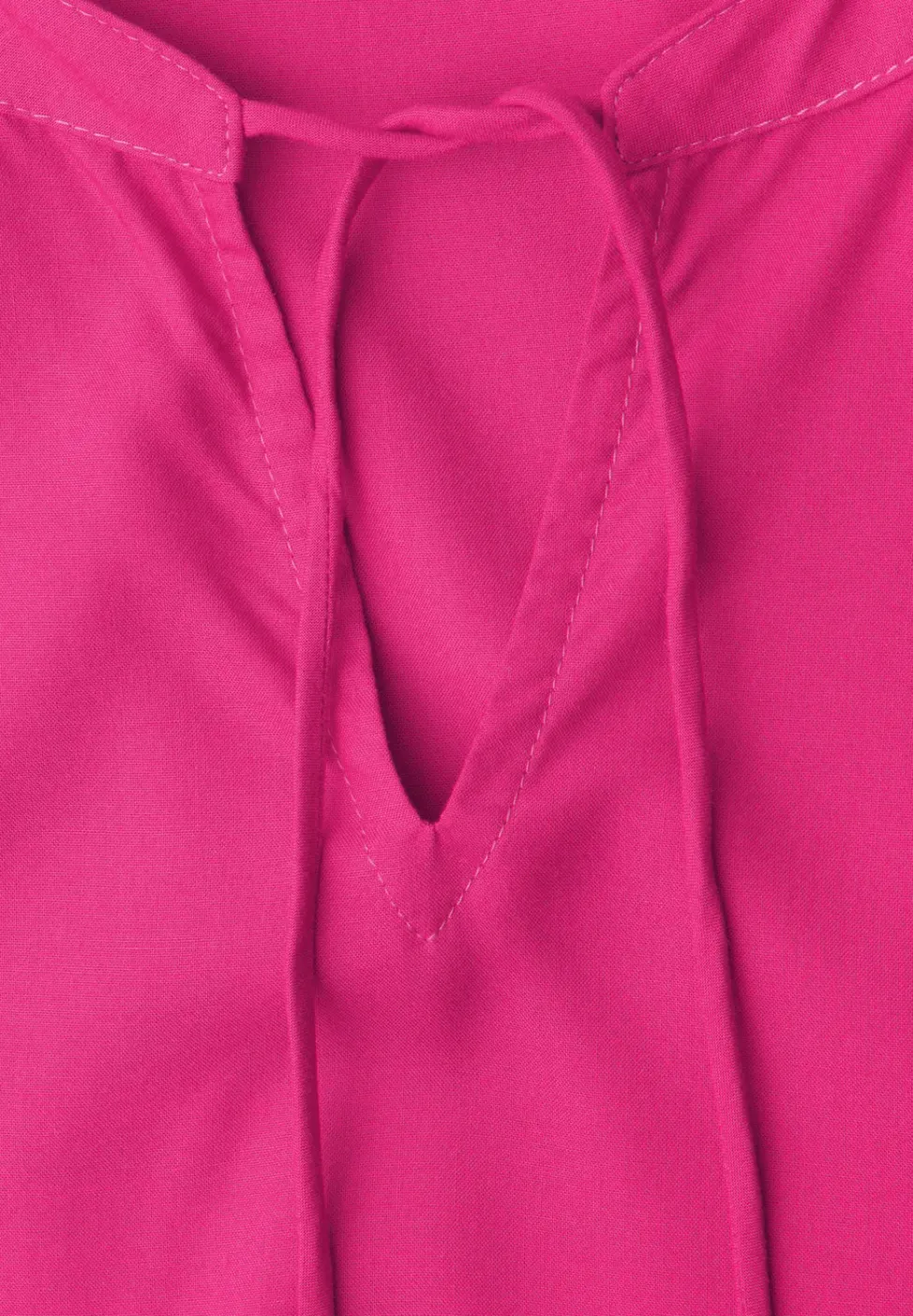 Blusenshirt mit Split Neck und Smokdetail