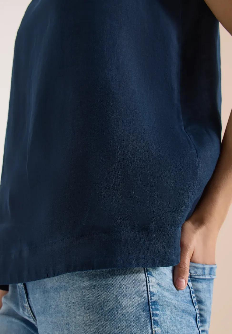 Blusentop aus Leinen mit Knopfdetails
