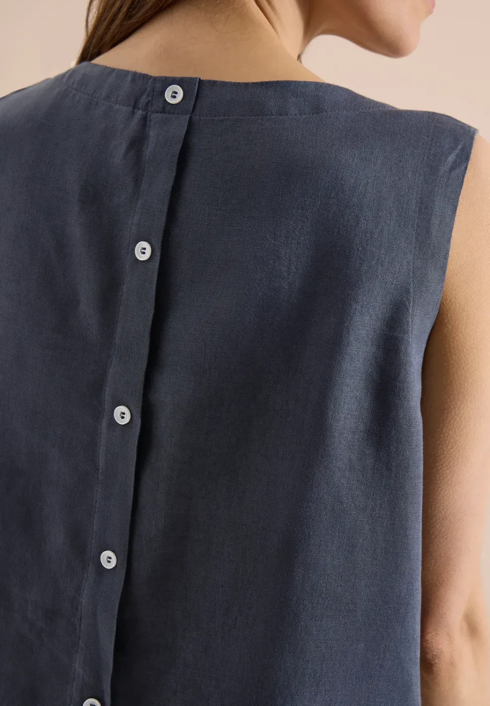 Blusentop aus Leinen mit Knopfdetails