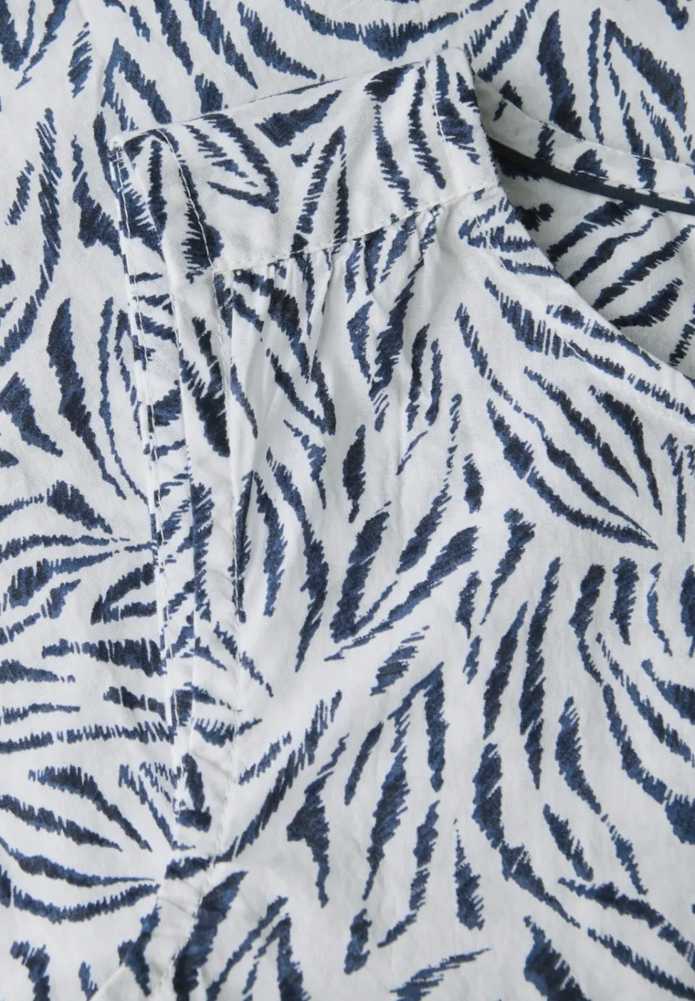 Blusentop mit Minimal Print
