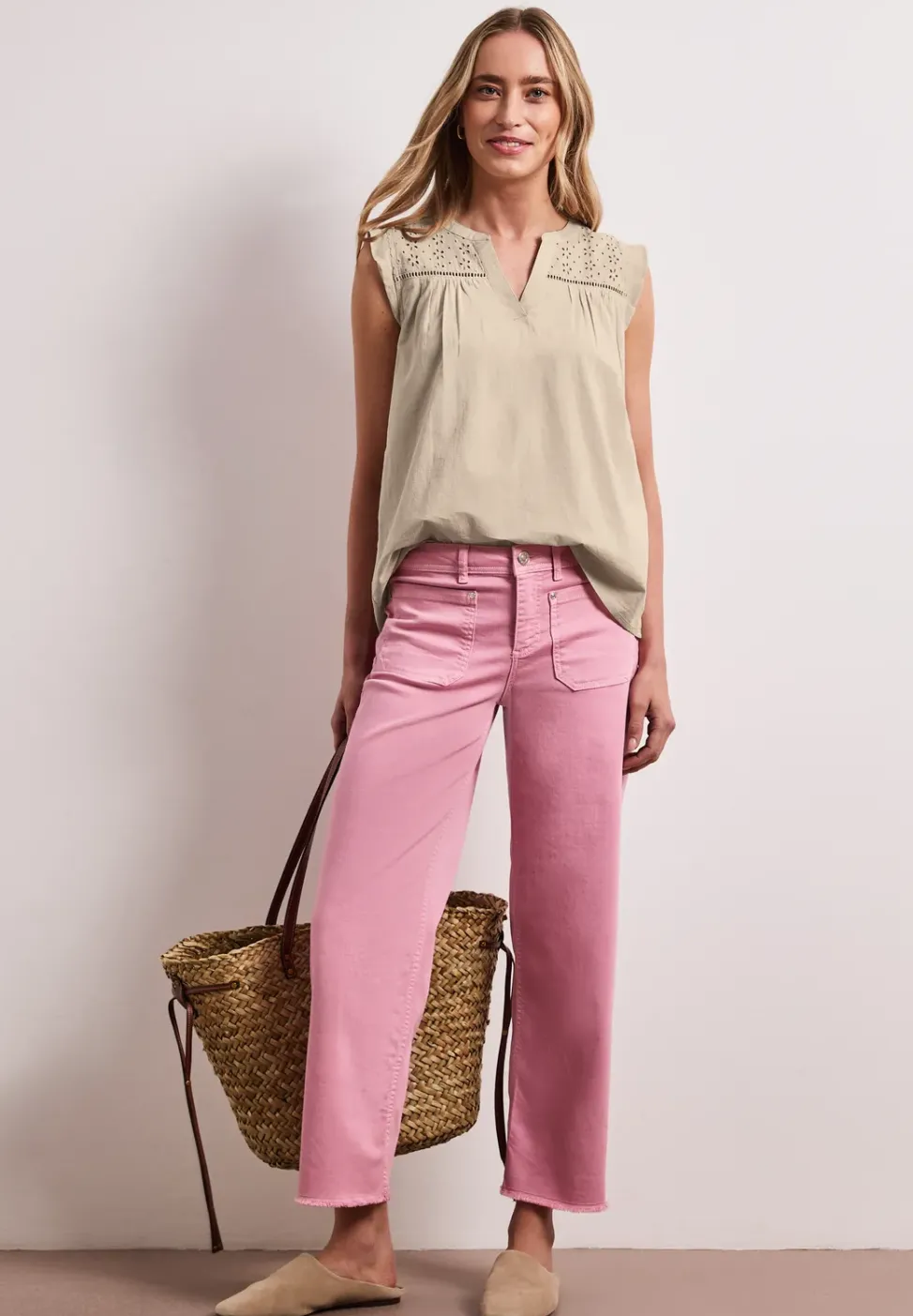 Blusentop mit Split Neck und Shiffleydetails