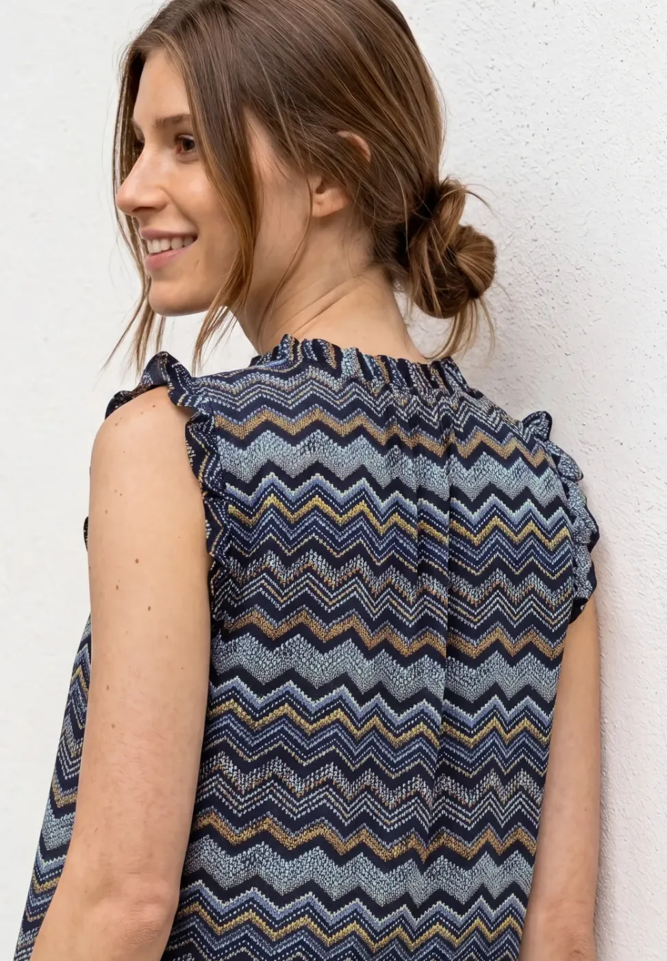 Blusentop mit V-Neck und Rüschen