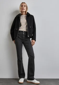 Bootcut Jeans