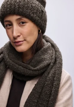 Bouclé Beanie