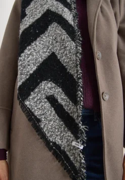 Bouclé Dreieckstuch